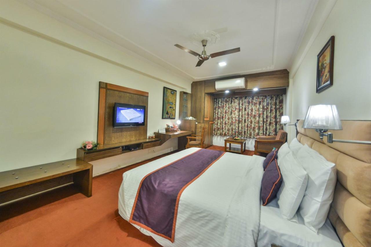 Batra Hotels And Residences ศรีนาการ์ ภายนอก รูปภาพ